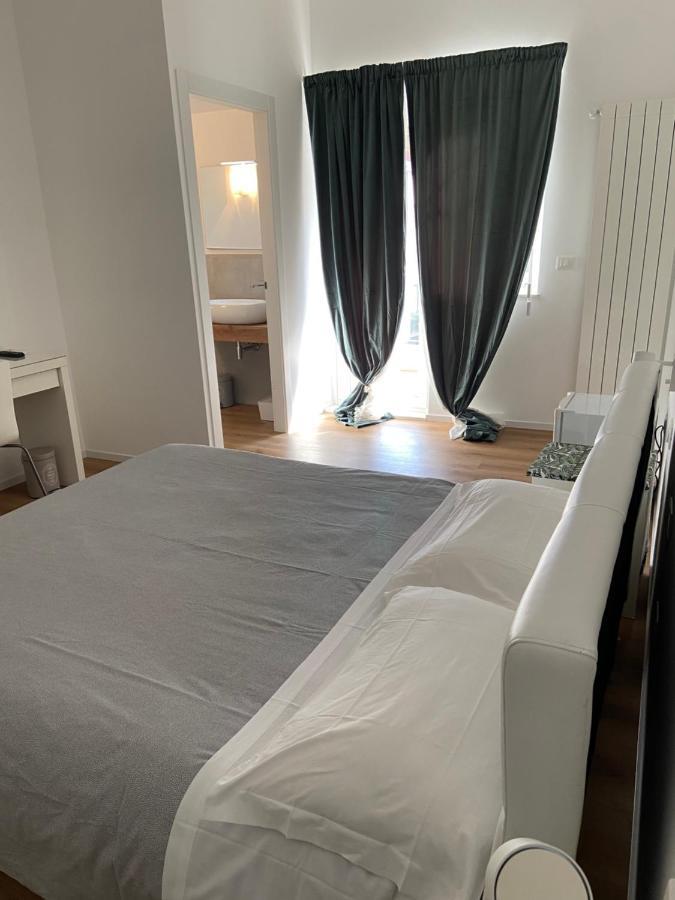 Civico 28 Bed and Breakfast Pescara Buitenkant foto