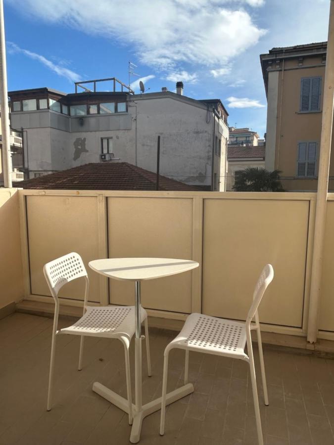 Civico 28 Bed and Breakfast Pescara Buitenkant foto