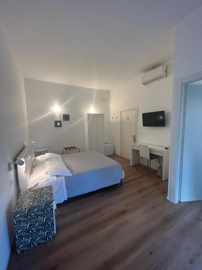 Civico 28 Bed and Breakfast Pescara Buitenkant foto